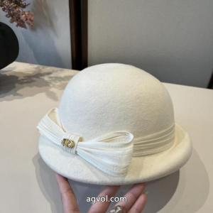 帽子ヴァレンティノブランド コピー バック冬の最新ファッション 今年ヒット ファッション感度の高い2026トレンド.