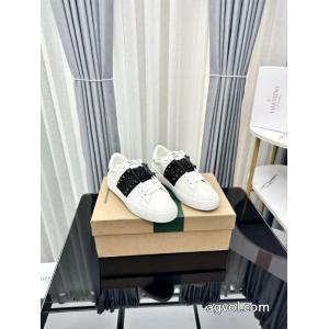スニーカーVALENTINOブランド コピー 優良店格好良い 26ss新作 カジュアルコーデに 2026春夏期間限定..