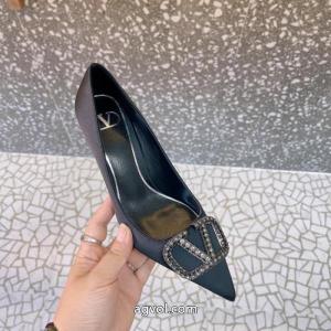 ブーツVALENTINOブランド コピー s 級新作入荷正規品 大人のファッション 回答急募..