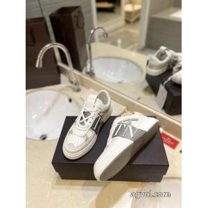 若々しい雰囲気 着まわしアクセント 多色使いが魅力のVALENTINOスニーカーコピー 商品 通販.