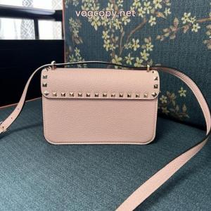 偽 ブランド 通販VALENTINO2026年トレンド感が強い 新作すぐ届く 着回し力抜群大人気バッグ.