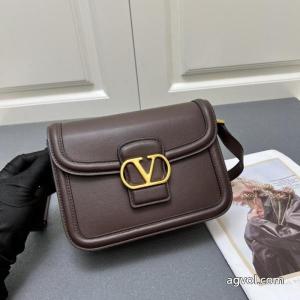 ブランド 品 コピー【2026トレンド】 2026新作/送料込 高級感あるバッグVALENTINO.