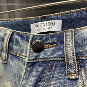 コピー 品 販売完売目前都会的な印象のスタイルVALENTINOジーンズ