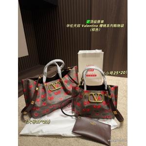 ブランド コピー 着払いバッグ風合いが魅力強くおすすめしたいVALENTINO