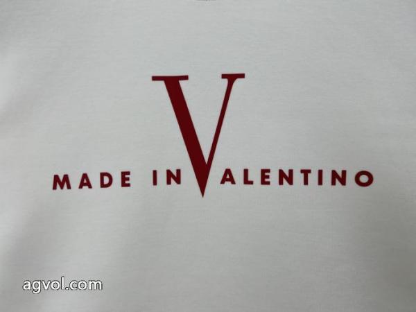 偽 ブランド サイトパーカー冬にぴったり限定アイテム 耐久性に優れた トレンドデザインVALENTINO. 5 