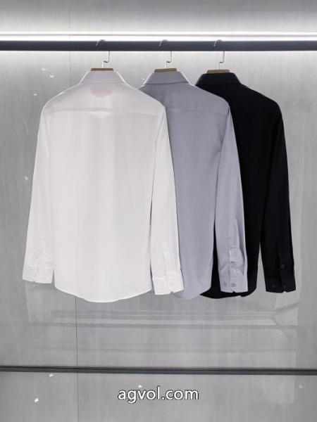 リラックスした雰囲気に 秋冬は継続系のトレンド お得人気セールTシャツヴァレンティノコピー ブランド 販売. 2