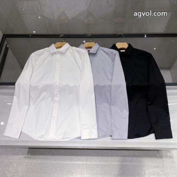 リラックスした雰囲気に 秋冬は継続系のトレンド お得人気セールTシャツヴァレンティノコピー ブランド 販売. 3