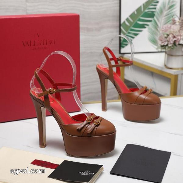 VALENTINONEW素敵 素材感に注目 大人キレイに仕立てる ブランド コピー 専門店サンダル. 1