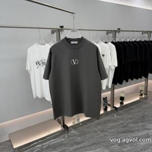 VALENTINOブランド スーパー コピーシャツ即日発送 トレンド感のある 素材感に注目..