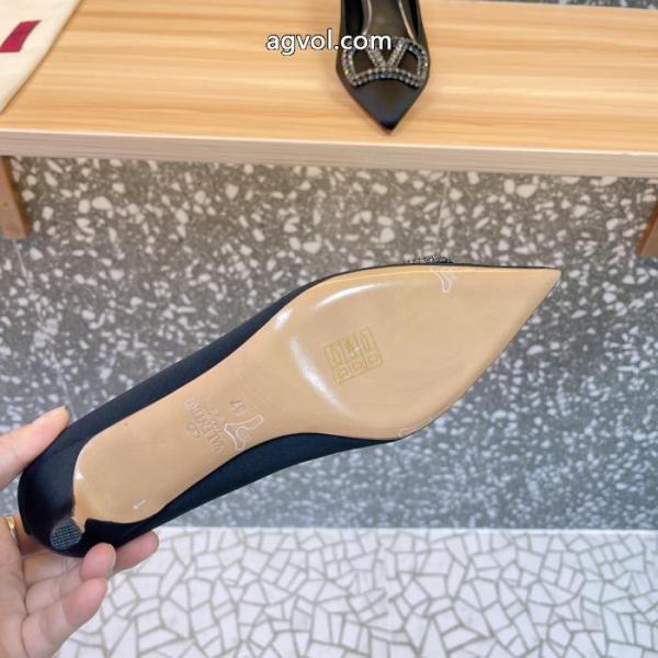 ブーツVALENTINOブランド コピー s 級新作入荷正規品 大人のファッション 回答急募.. 5