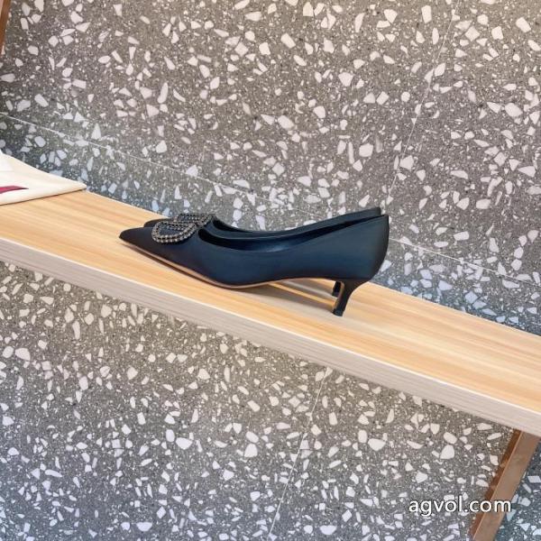 ブーツVALENTINOブランド コピー s 級新作入荷正規品 大人のファッション 回答急募.. 6