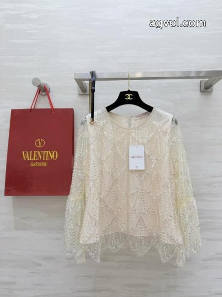 VALENTINOブランド 品 コピーワンピースおすすめする注目トレンド 耐久性に優れ 2026fw トレンド. 6