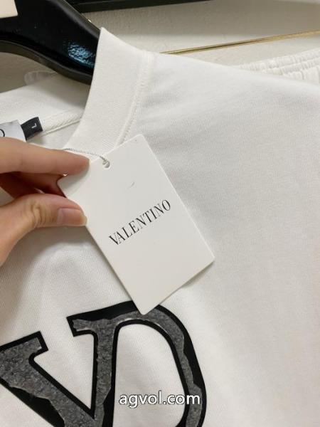 珍しい 手頃価格でオシャレ スタイルUPして着こなすコピー 商品 通販VALENTINO セット. 5
