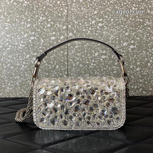 お買い得HOT 安心の直営店買付け! 大人気で争奪戦ブランド 通販VALENTINO バッグ. 2