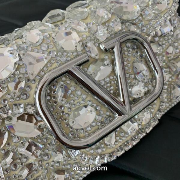 お買い得HOT 安心の直営店買付け! 大人気で争奪戦ブランド 通販VALENTINO バッグ. 5