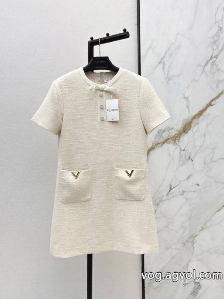 コピー ブランド 販売 ワンピースVALENTINO完売前に 2026に使えるおすすめトップス 必需品. 0