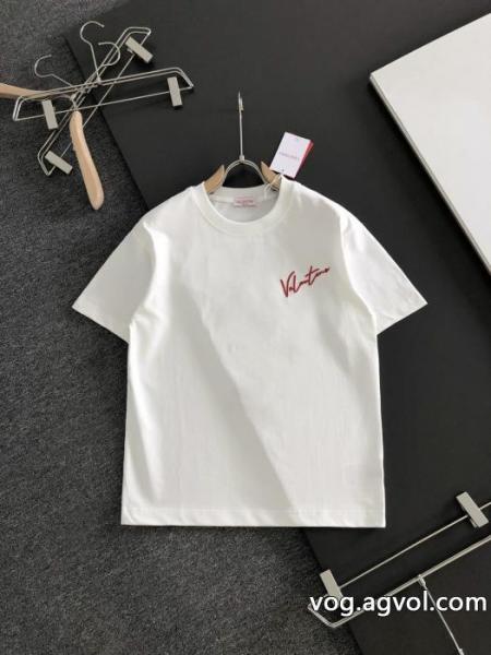 TシャツVALENTINOカジュアルに使える 人気爆発 大好評ブランド フェイク. 0