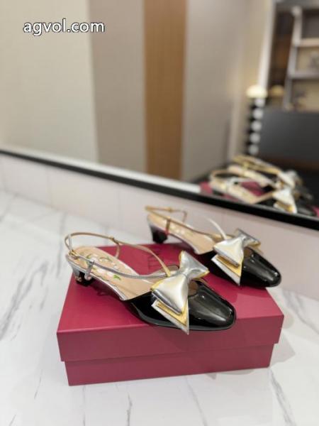 ファッションブランド 売上ランキング1位 オンライン限定商品コピー ブランド 通販サンダルVALENTINO. 1