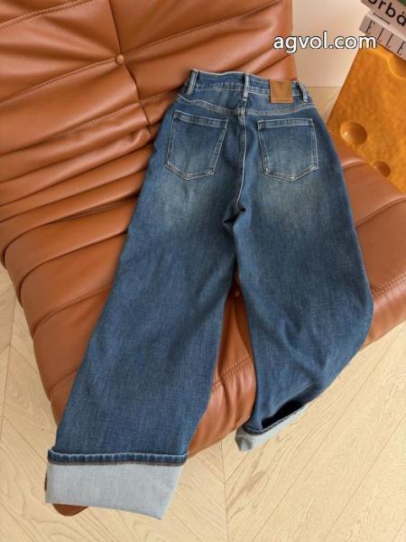 ジーンズ超人気国内発送 冬にぴったり限定アイテム 見つけてほしい一品ブランド スニーカー 激安VALENTINO. 2