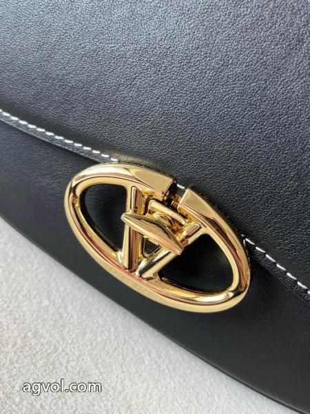 偽 ブランド 購入バッグVALENTINO大人買いする方も多い 冬の定番アイテム 数量限定版人気アイテム.. 2