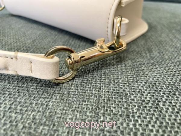 バッグブランド コピー 専門店VALENTINO即完売 定番が欲しい方 大胆なデザイン. 5