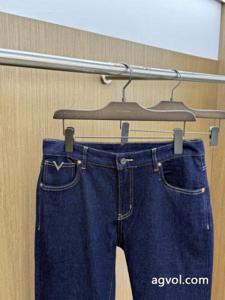 存在感を発揮する 自分らしいスタイリング 冬らしい爽やかさジーンズスーパー コピー 通販 優良ヴァレンティノ. 3